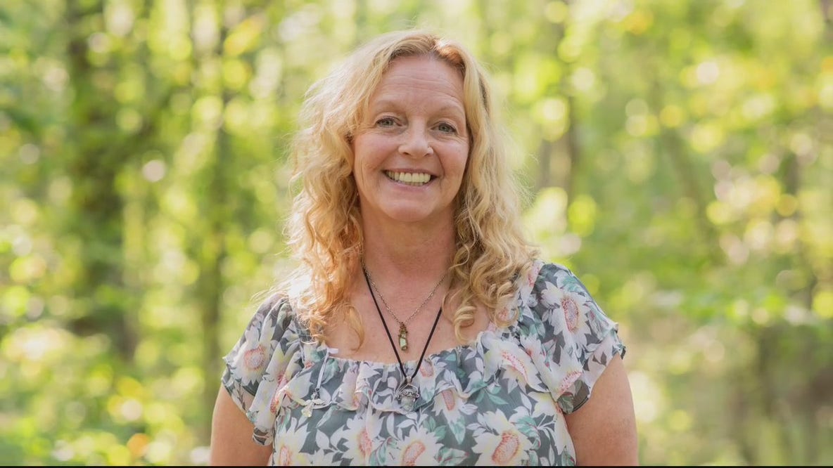 Colon cancer survivor urges others to get colonoscopy